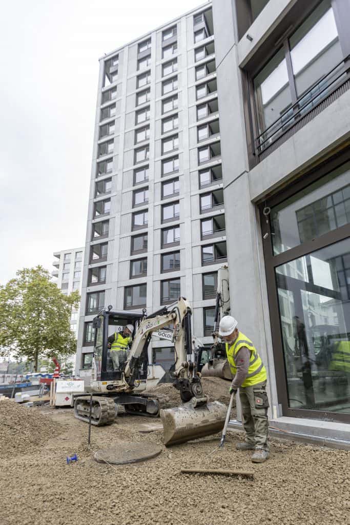 Göldi Arbeiter beim Chaussieren in Neuhausen